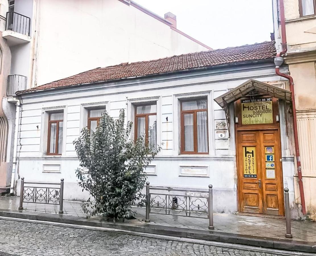 Hostel Suncity Batumi Exterior foto