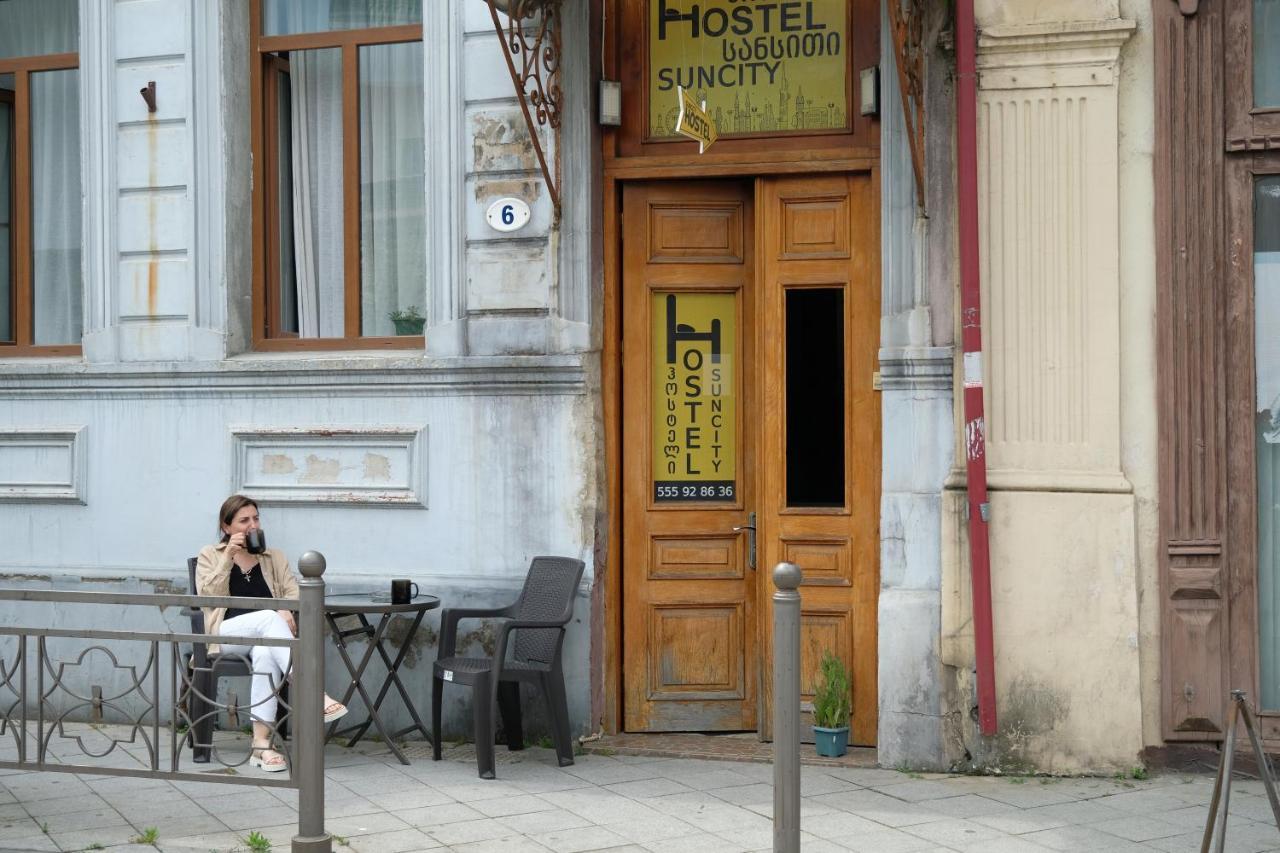 Hostel Suncity Batumi Exterior foto